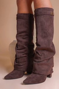 Brown pleated style